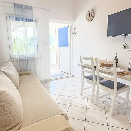 Strandapartment - Klimanlage & Balkon 아파트 비르